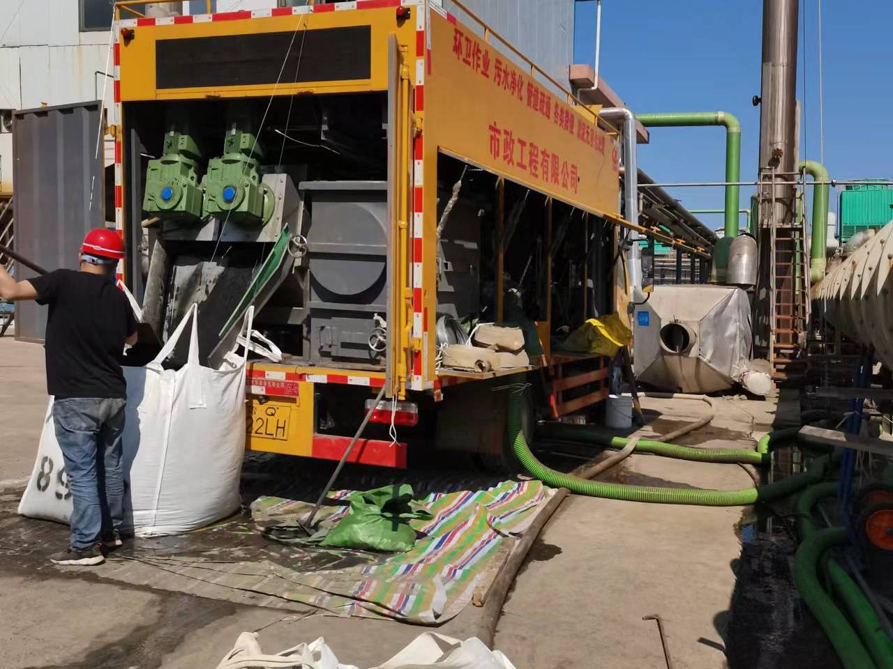 托喀依乡淤泥压干处理