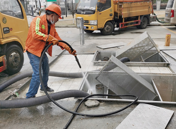 托喀依乡隔油池清理